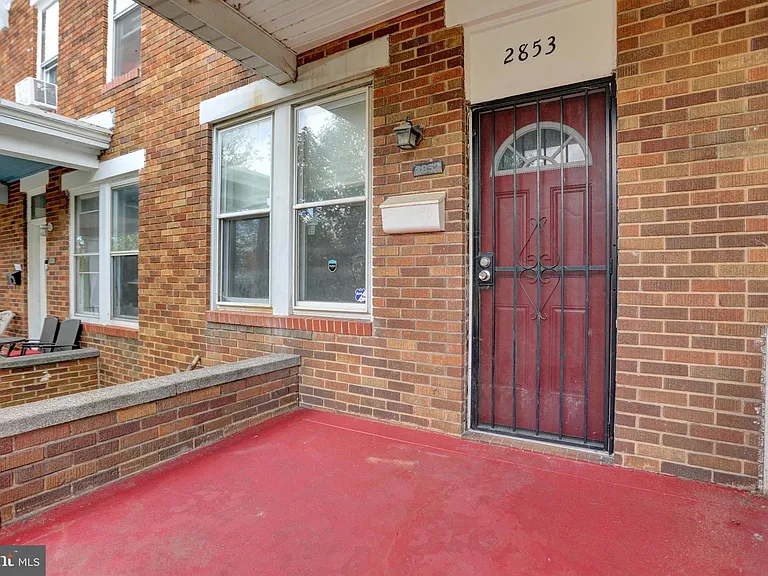 2853 Mayfield Ave — Photo 3