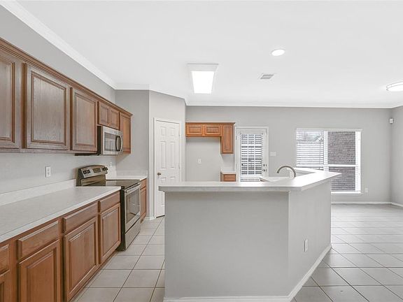 2nd image of 515 Fossil Hill Dr