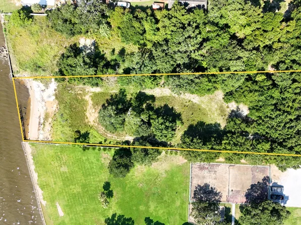 5701 Belle Fontaine Dr #1, Ocean Springs, MS 39564