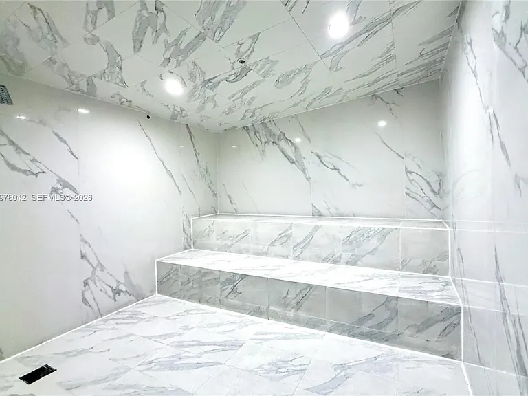 1100 Biscayne Blvd #3404 — Photo 35