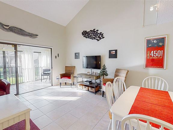 4th image of 18 Village Las Palmas Cir