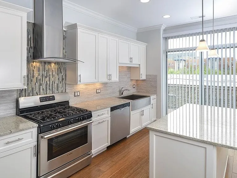 19 N Aberdeen St #307 — Photo 3