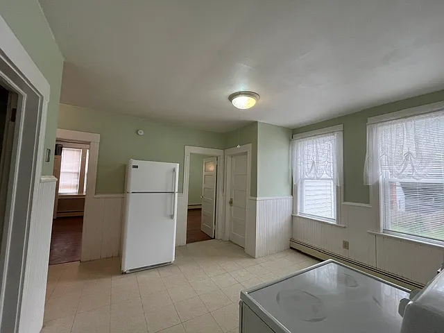 109 Holl St — Photo 2