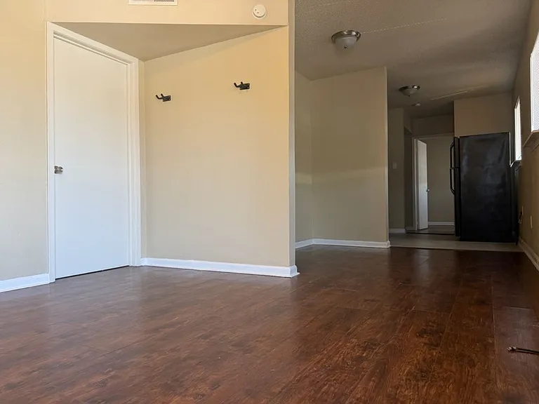 915 S 15th St — Photo 16