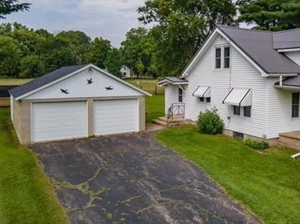 114 W Pioneer Park Rd, Westfield, WI 53964