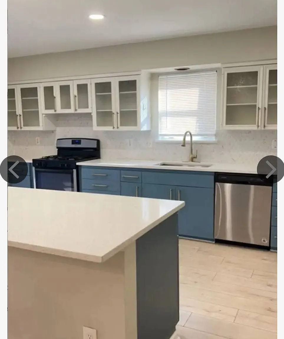 3165 Lockmoor Ln — Photo 3
