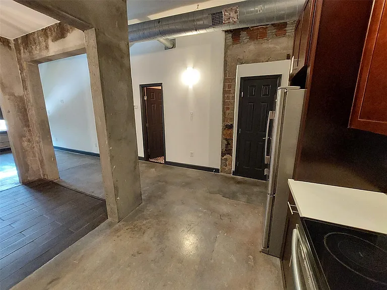 6819 Avenue C — Photo 8