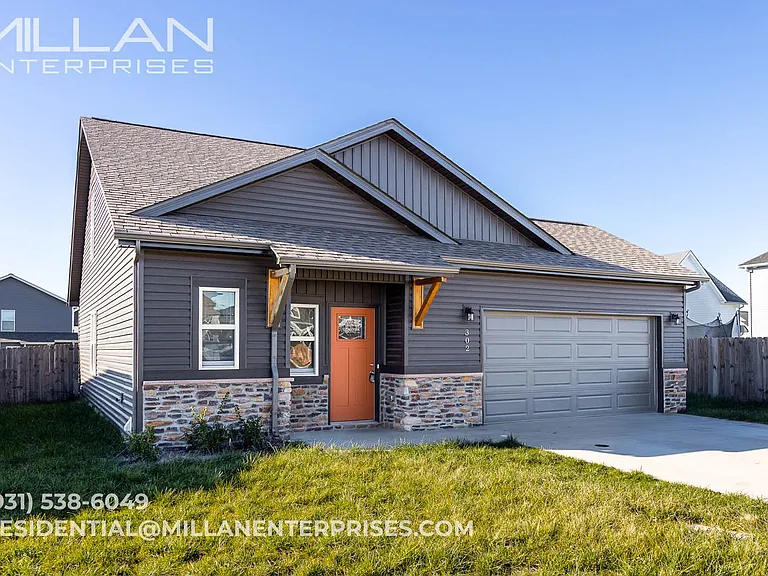 302 Elwell Rd — Photo 1