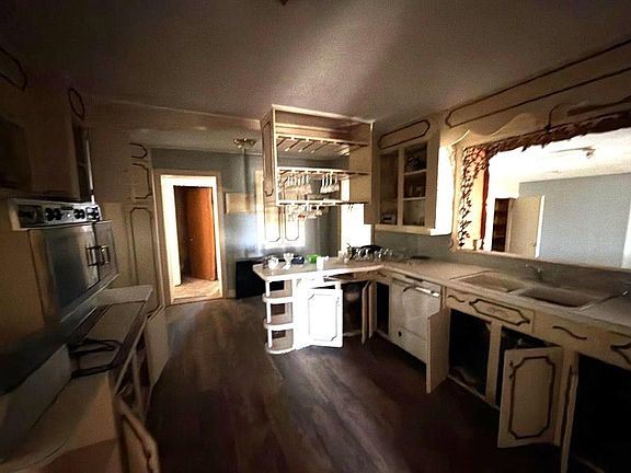 3rd image of 28 Lincoln St