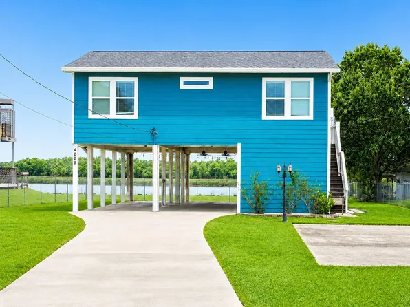 4228 Scenic Dr, Dickinson, TX 77539