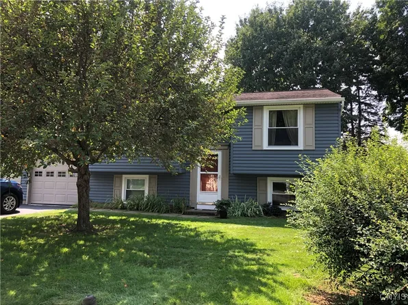 112 Seabreeze Dr, Liverpool, NY 13090