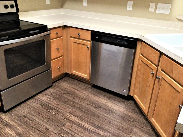 324 Highgate Cir — Photo 3