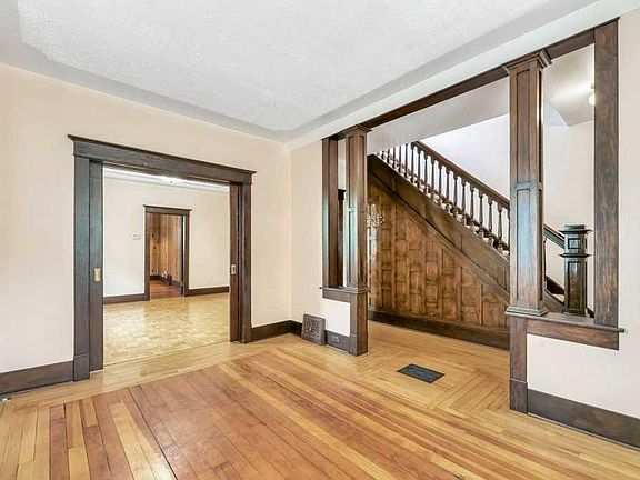 5th image of 228 SE 5th Ave