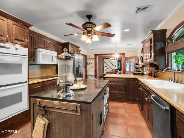 32 Green Lake Drive, Red Bank, NJ 07701
