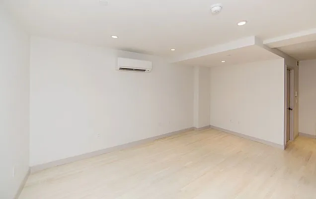 Rented by Voro New York | media 49