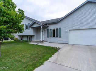 5155 W Lanark Dr, Grand Forks, ND 58203