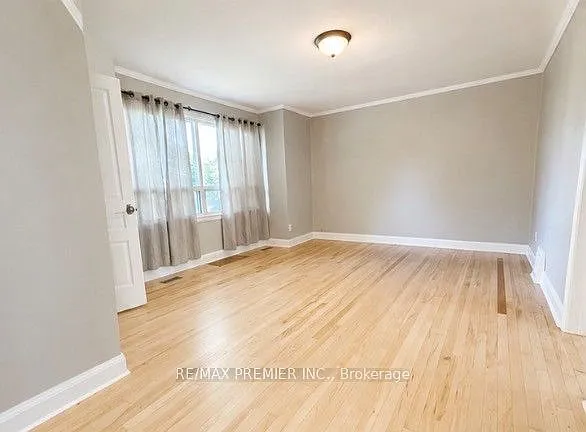 21 Aura Lea Blvd — Photo 8