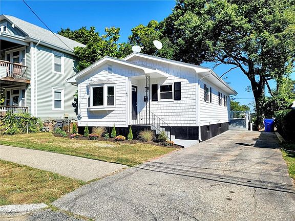 3rd image of 47 Huxley Ave