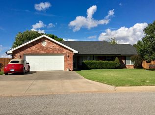 2201 Berry Ave, Weatherford, OK 73096