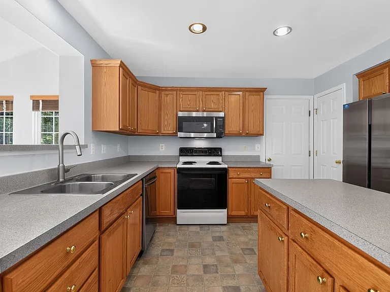 15509 Marsh Overlook Dr — Photo 3