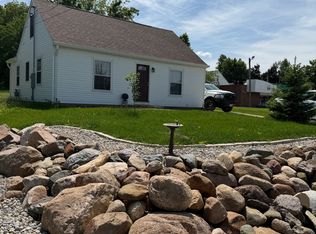 2922 Center Point Rd NE, Cedar Rapids, IA 52402