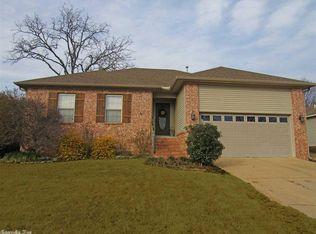21 Meadow Oaks Ct, N Little Rock, AR 72118