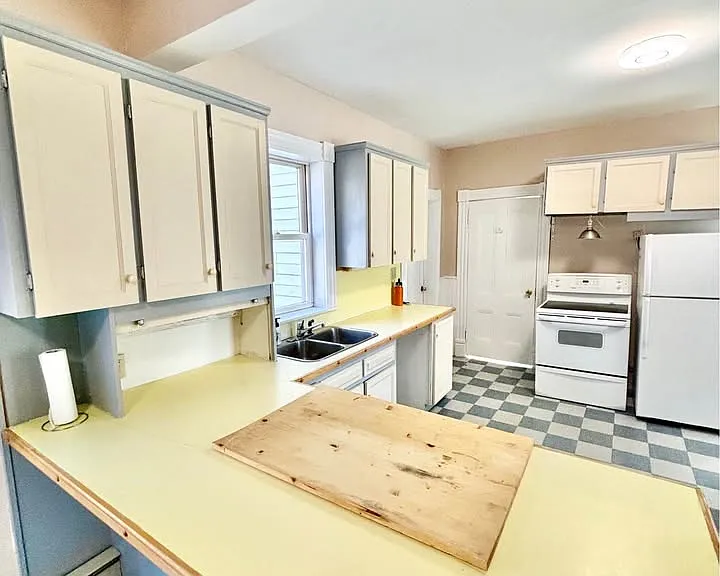 128 Gill St — Photo 3