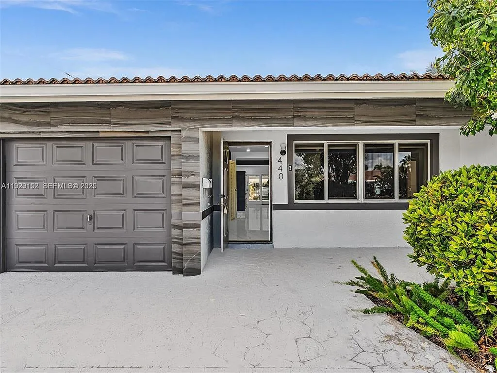 4 bed, 1780 sqft, $6,950 — Photo 3