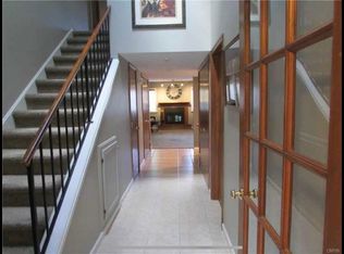 372 Summerhaven Dr N, East Syracuse, NY 13057