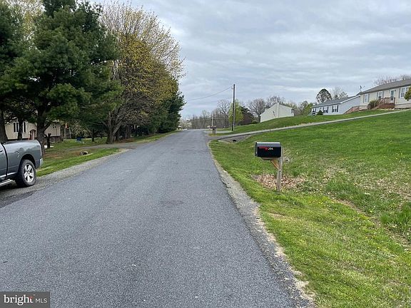 4th image of 150 Creek Dr