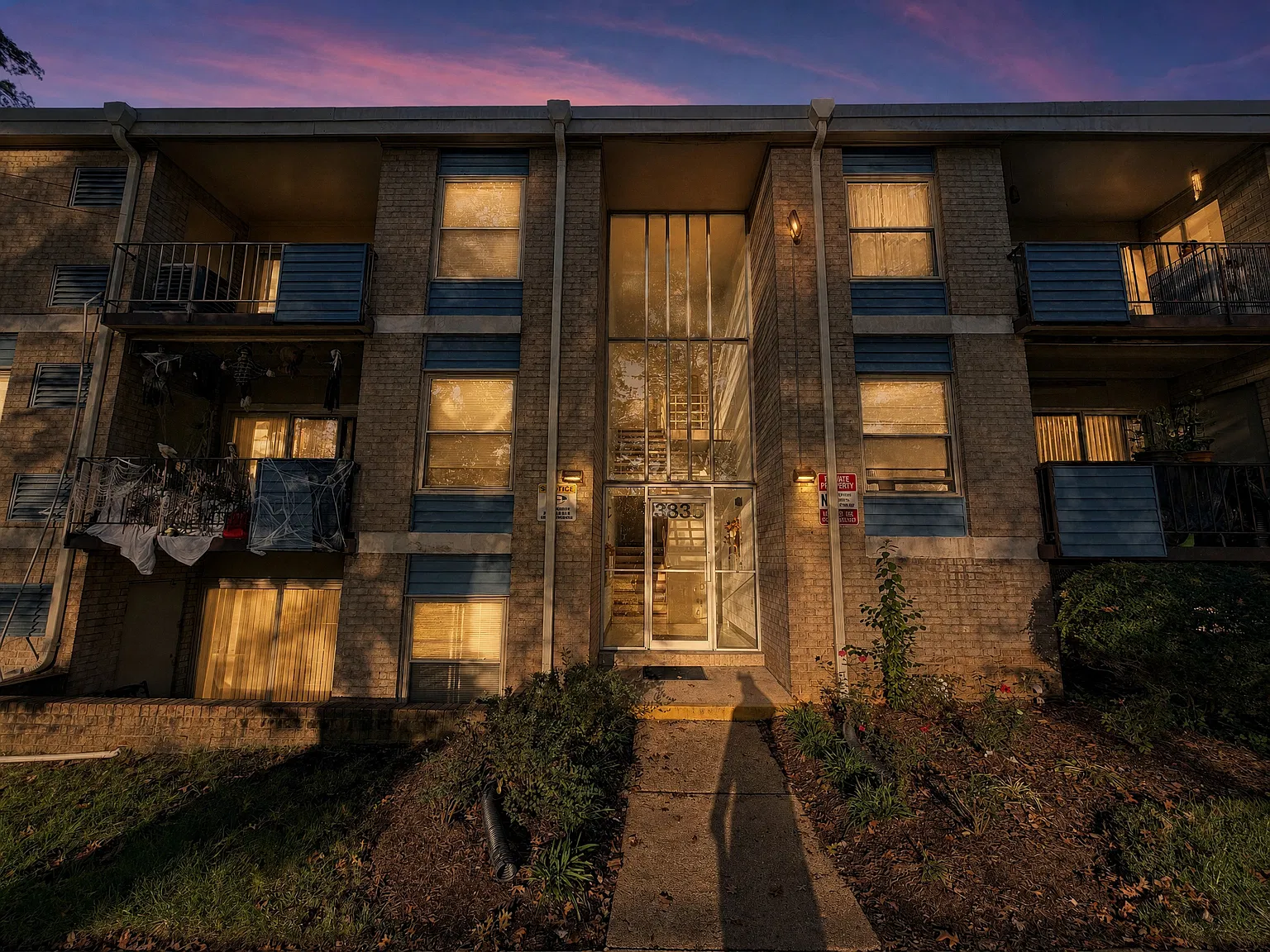 2 bed, 992 sqft, $1,600 — Photo 2