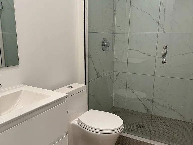 41 River St #25 — Photo 8