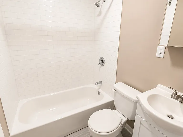 3232 N Dover St #1 — Photo 14