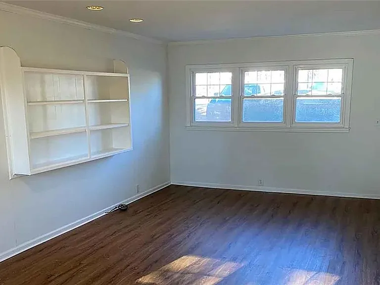 216 Devore Rd — Photo 6