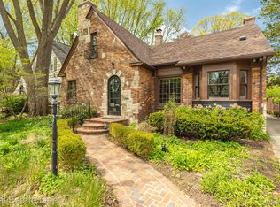 33 Sylvan Ave, Pleasant Ridge, MI 48069