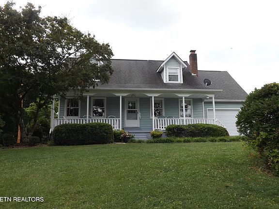 2nd image of 590 Cave Springs Rd