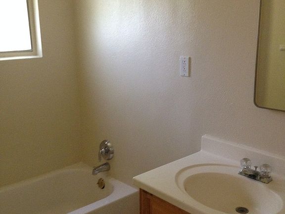 4th image of 234 N 10th St APT A