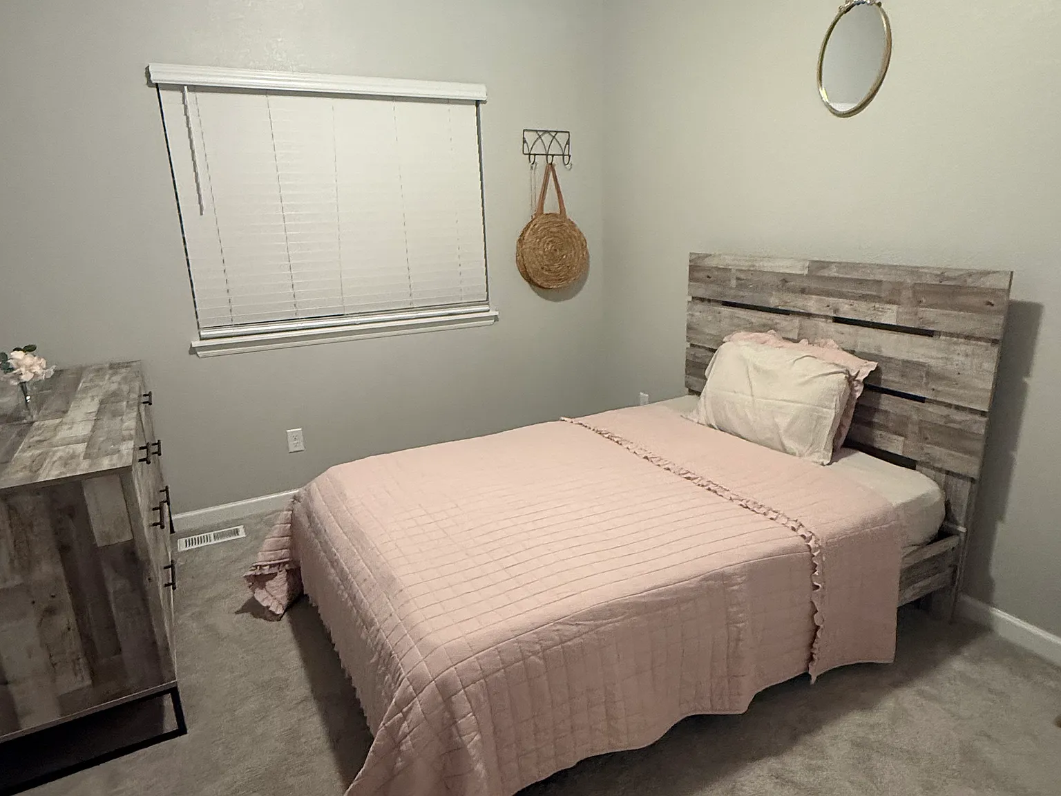 4 bed, 3.5 bath, 2600 sqft, $3,500 — Photo 3