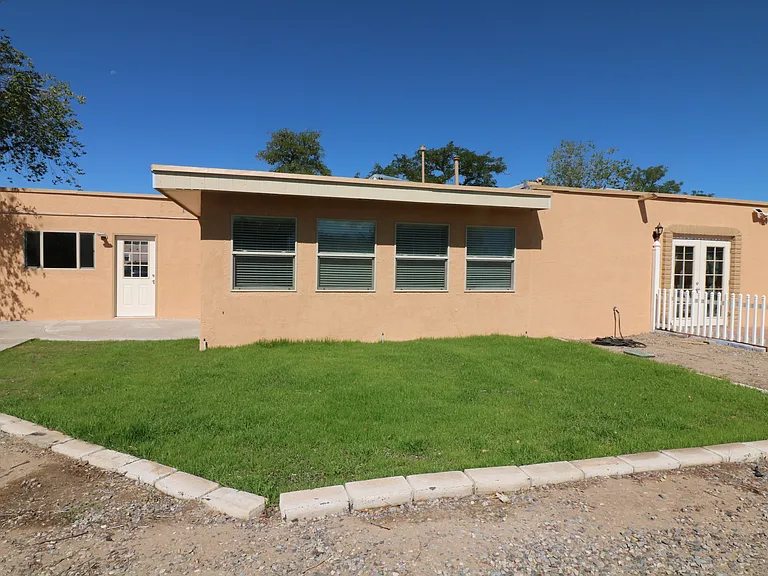 508 Las Marias Dr SE — Photo 41