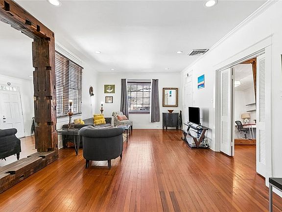 4th image of 2316 Joseph St