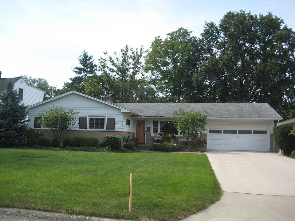 1st image of 99 Desantis Dr