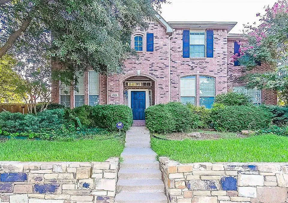 1328 Comanche Dr