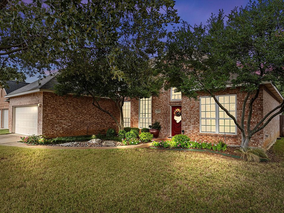 1st image of 1504 Sweetwater Ln
