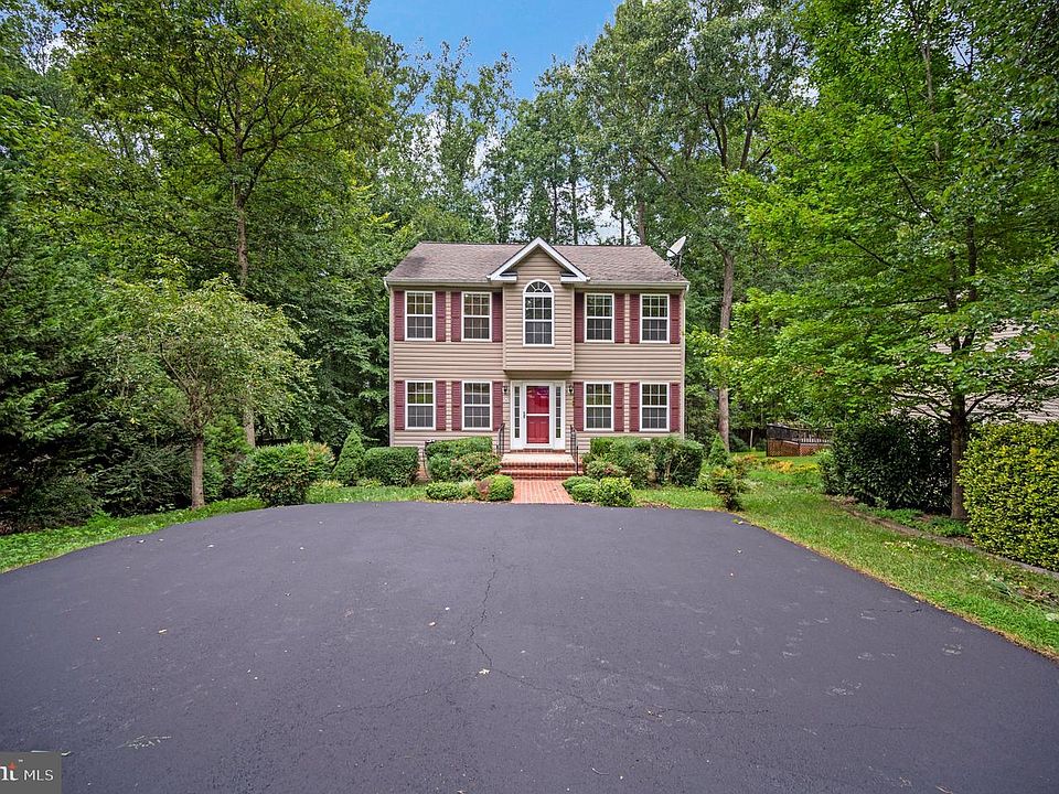 1st image of 763 Canterbury Dr