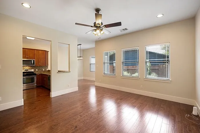 1007 Taulbee Ln — Photo 3