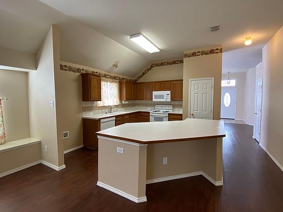 2nd image of 5908 Hidden Pine Ln