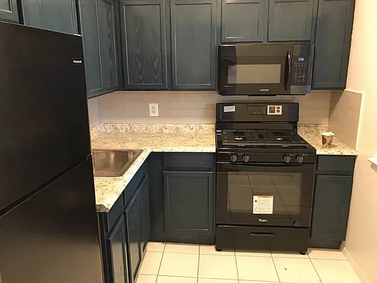 Rented by PLUSH REALTY Inc | media 9