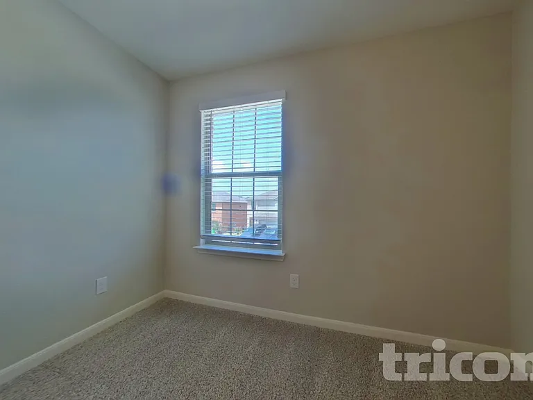 227 Drifter Dr — Photo 9