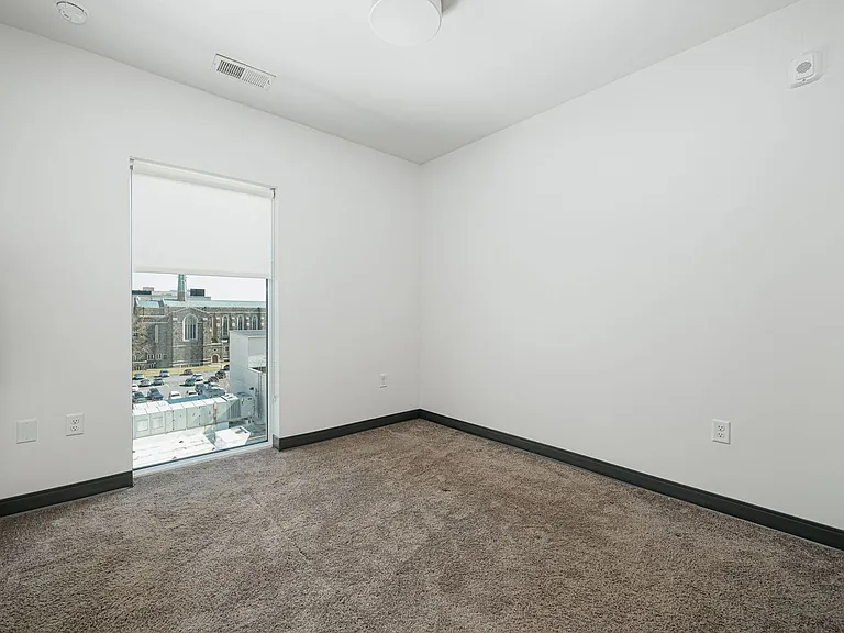 Vera on Broad — Photo 45