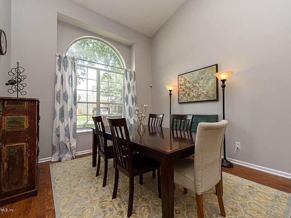 4th image of 4818 Victoria Chase Ct